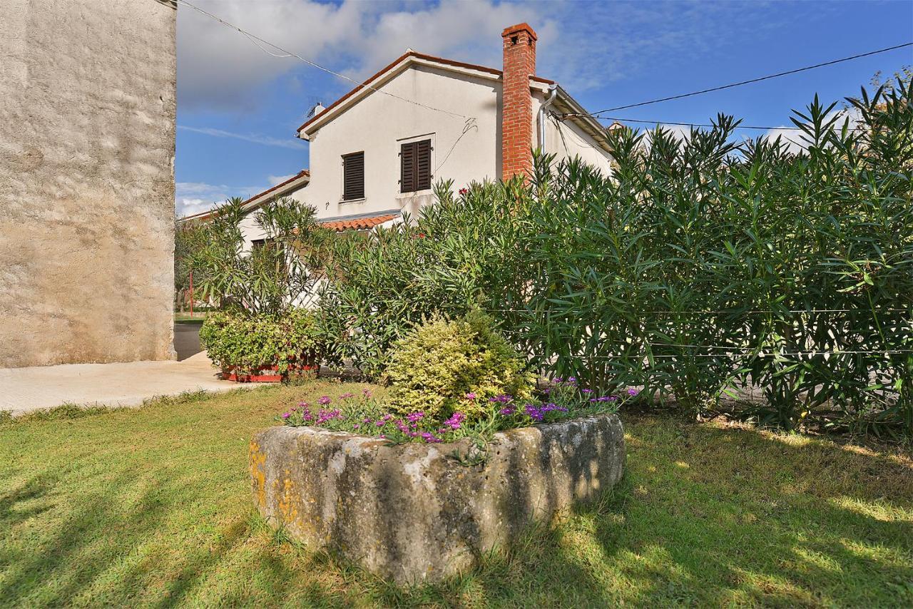 House Monteci 1378 Villa Galižana Екстериор снимка